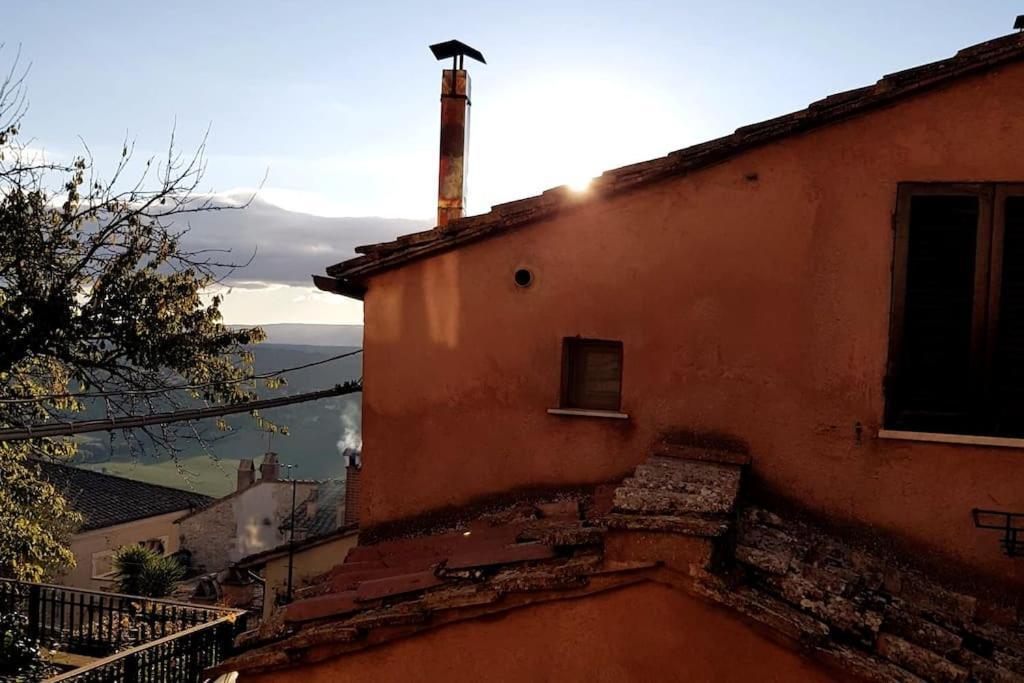 *La Torre Di Amelia* Nel Cuore Dell' Umbria Luaran gambar