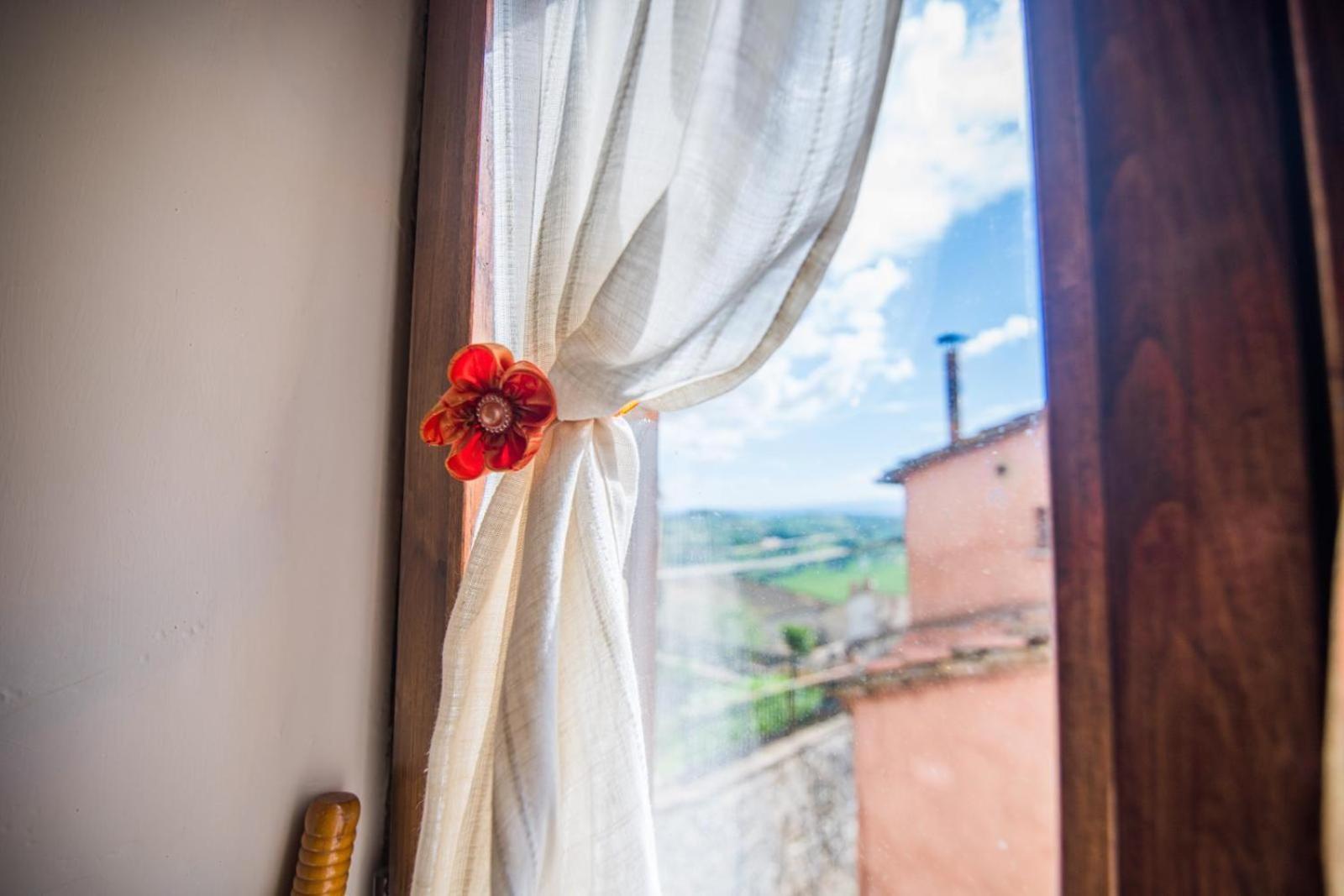 *La Torre Di Amelia* Nel Cuore Dell' Umbria Luaran gambar